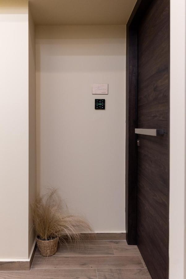 Minos By Agora Luxury Apartments In The Heart Of Heraklion Bagian luar foto
